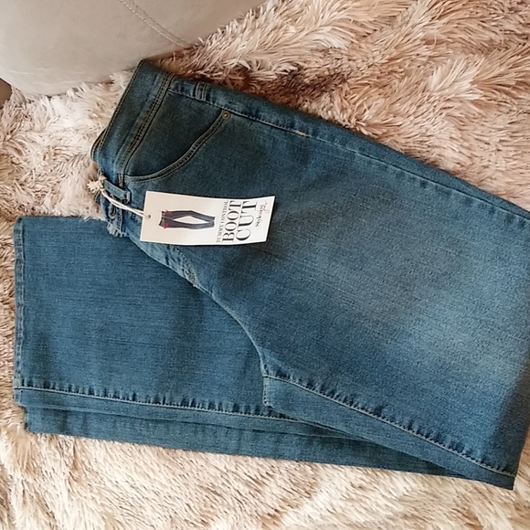 Style&co bootcut jeans SZ6 - Picture 3 of 3